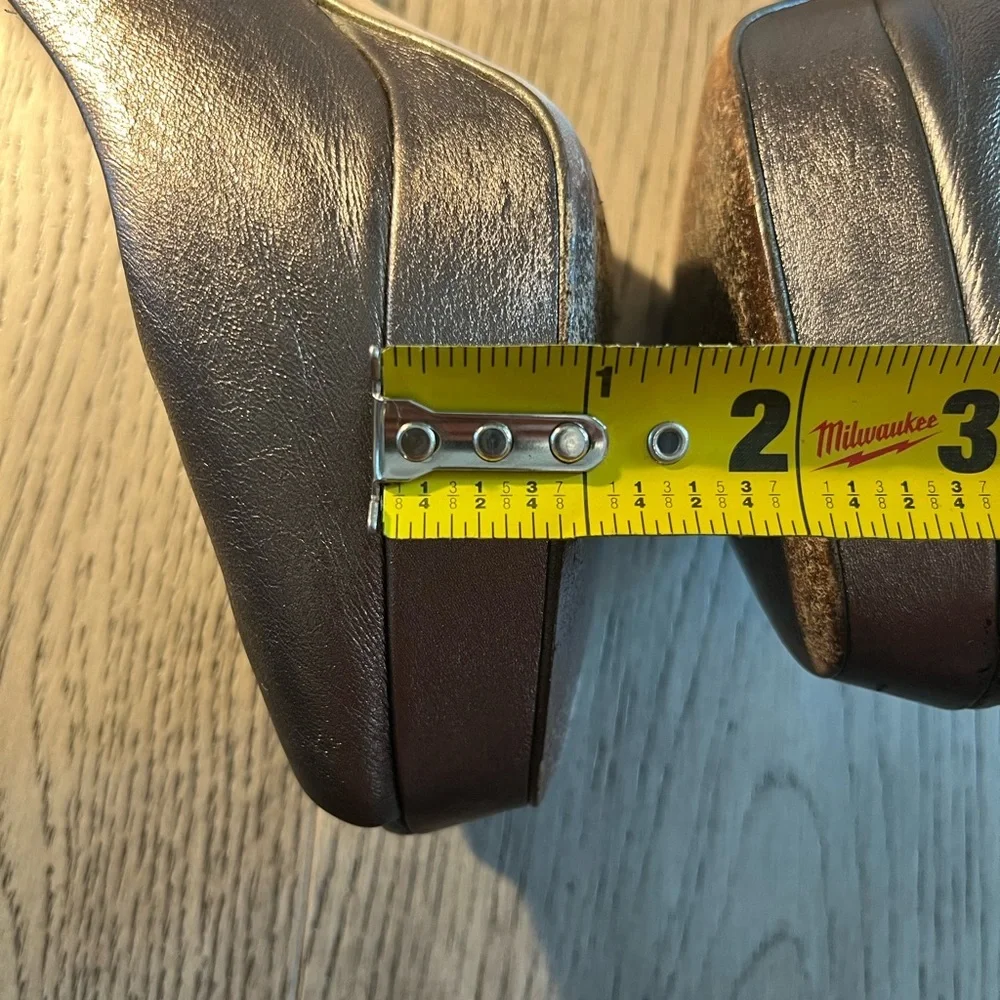 YSL Gold Pumps - Picture 16 of 16